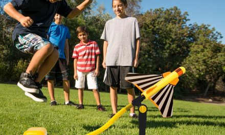Random Stuff That Rocks: Stomp Rocket Stunt Planes
