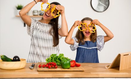 5 Strategies to Talk to Your Kids About Food