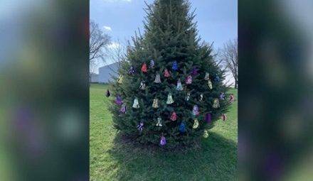 ‘Happy to Help’: A Woman Is Sewing Masks and Hanging Them on a ‘Giving Tree’ for Anyone to Take