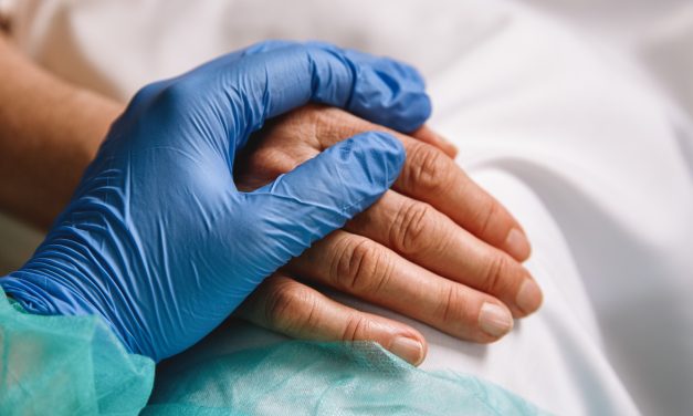 15% off at Gloves.com for Healthcare Workers