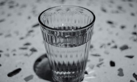 5 Signs You or Your Kids Are Not Drinking Enough Water